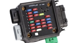 221-3880:Блок предохранителей, используемый в жгуте проводов