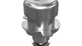 226-0295:Замок левой двери кабины на рабочем месте оператора