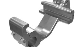 159-8127:Кронштейн цилиндра наклона отвала