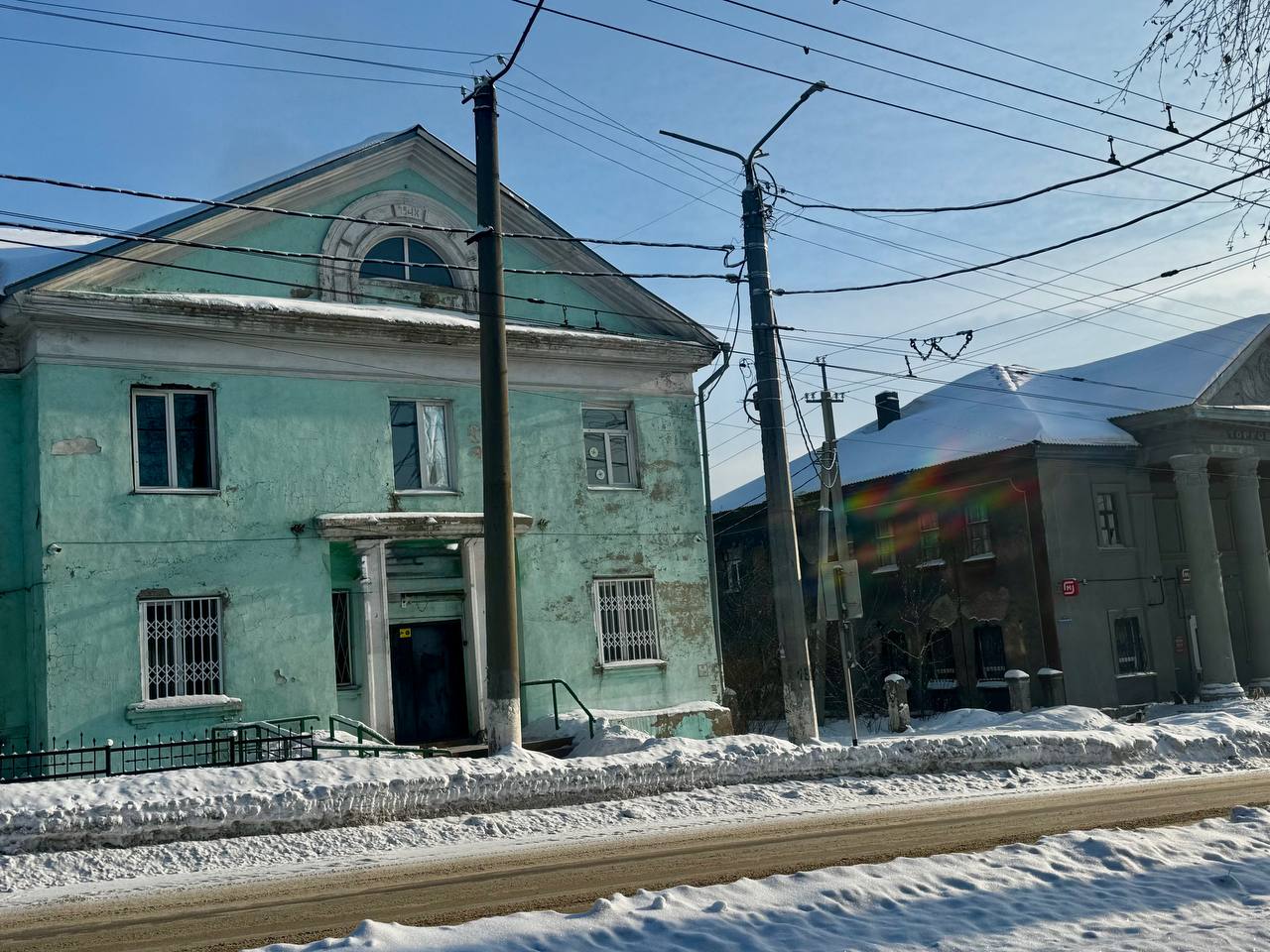 Здание 1100 м²